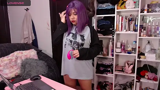 lil daisy7 online show from January 14, 2025, 3:32 am