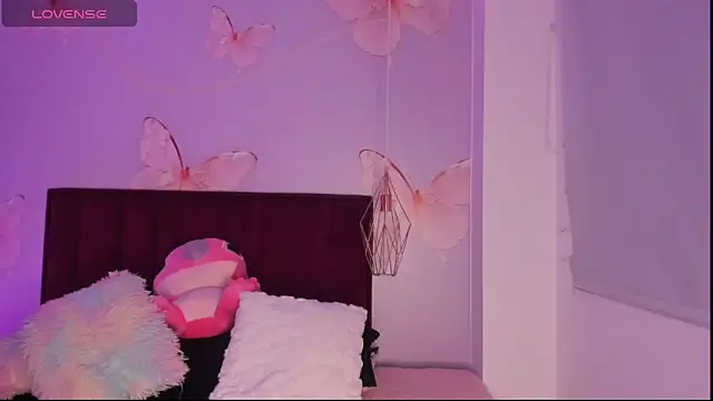 Snapshot of Vivi_prinncess chatting on March 17, 2026, 11:52 pm Vivi prinncess online show from March 17, 2026, 11:52 pm