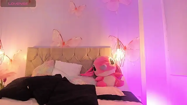 Snapshot of Vivi_prinncess chatting on March 28, 2026, 9:16 pm Vivi prinncess online show from March 28, 2026, 9:16 pm