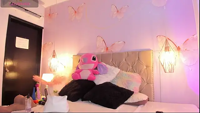 Snapshot of Vivi_prinncess chatting on March 28, 2026, 12:11 am Vivi prinncess online show from March 28, 2026, 12:11 am