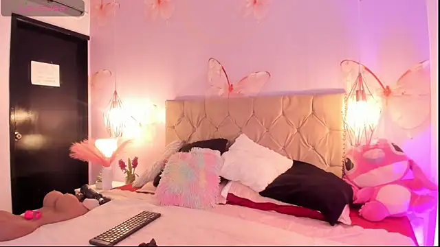 Snapshot of Vivi_prinncess chatting on April 2, 2026, 4:57 pm Vivi prinncess online show from April 2, 2026, 4:57 pm