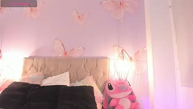 Snapshot of Vivi_prinncess chatting on March 24, 2026, 12:10 am Vivi prinncess online show from March 24, 2026, 12:10 am