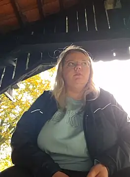 Fiona0705 online show from September 27, 2025, 9:15 am