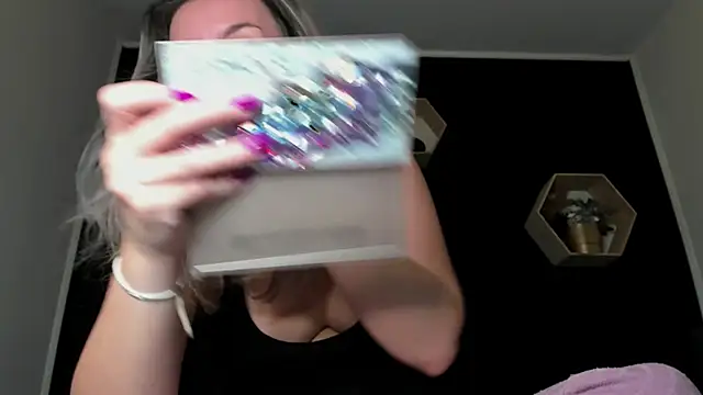 Alesys69 online show from October 19, 2025, 9:17 pm