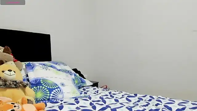 Snapshot of Dephne__ chatting on February 15, 2025, 6:01 pm Dephne online show from February 15, 2025, 6:01 pm