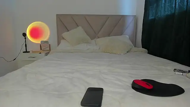 Snapshot of Dephne__ chatting on September 29, 2025, 8:03 pm Dephne online show from September 29, 2025, 8:03 pm