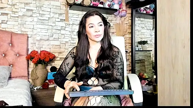 Carla expit online show from March 10, 2026, 12:47 am