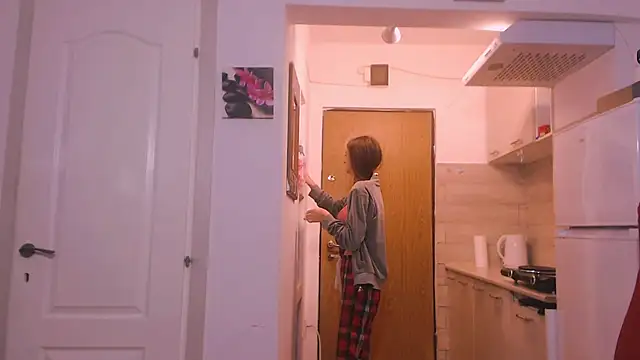 Snapshot of simyhvn chatting on November 29, 2025, 5:40 am simyhvn online show from November 29, 2025, 5:40 am