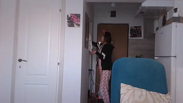 Snapshot of simyhvn chatting on March 7, 2025, 5:08 am simyhvn online show from March 7, 2025, 5:08 am