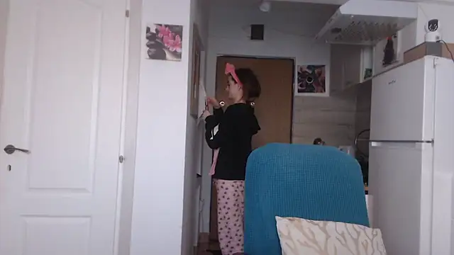 Snapshot of simyhvn chatting on March 11, 2025, 5:13 am simyhvn online show from March 11, 2025, 5:13 am