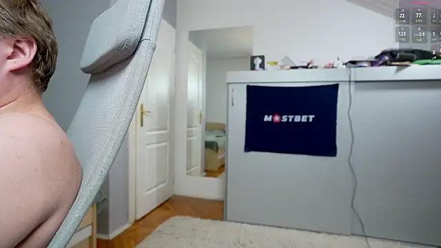 foxeslovefoxes online show from December 7, 2024, 2:30 pm