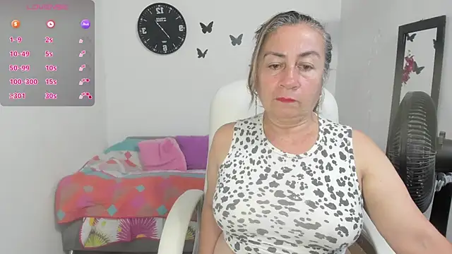 Snapshot of stepmother_105 chatting on May 7, 2026, 7:39 pm stepmother 105 online show from May 7, 2026, 7:39 pm