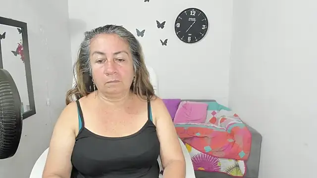 Snapshot of stepmother_105 chatting on May 8, 2026, 6:12 pm stepmother 105 online show from May 8, 2026, 6:12 pm