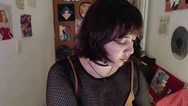 soynanabela28 online show from October 18, 2025, 2:35 am