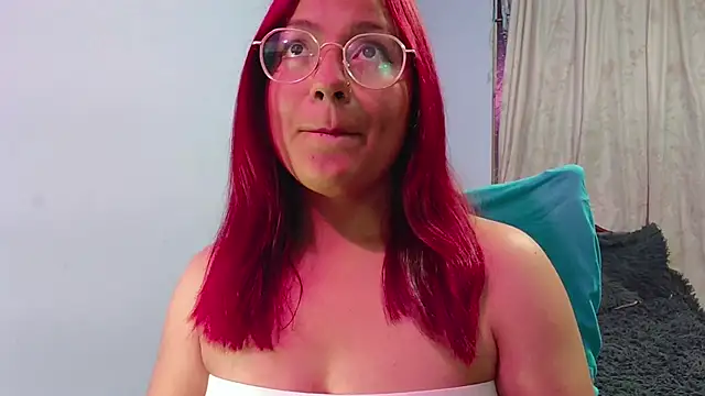 emma luna1986 online show from March 19, 2026, 5:07 am