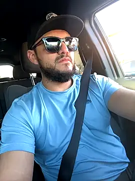 Snapshot of Ozzy420_ chatting on November 21, 2025, 11:48 pm Ozzy420 online show from November 21, 2025, 11:48 pm