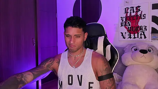 Alessandro Vanni online show from July 1, 2026, 3:29 am