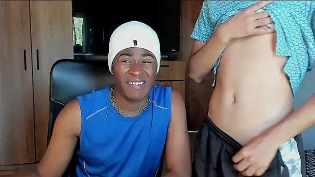 CrissBrownxxx online show from May 15, 2026, 9:02 pm