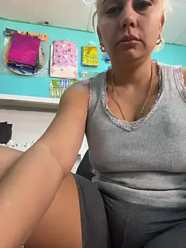 Snapshot of maymercy chatting on February 9, 2026, 3:54 pm maymercy online show from February 9, 2026, 3:54 pm