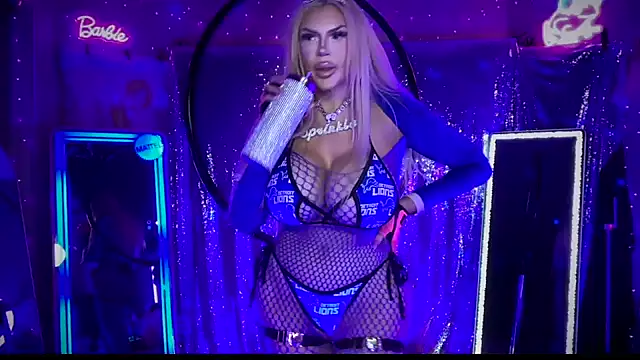 Snapshot of bimbotwerkqueen chatting on January 19, 2025, 7:36 am bimbotwerkqueen online show from January 19, 2025, 7:36 am