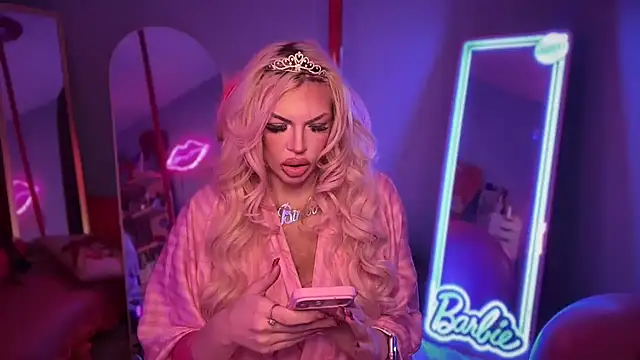 Snapshot of bimbotwerkqueen chatting on November 7, 2025, 11:19 pm bimbotwerkqueen online show from November 7, 2025, 11:19 pm