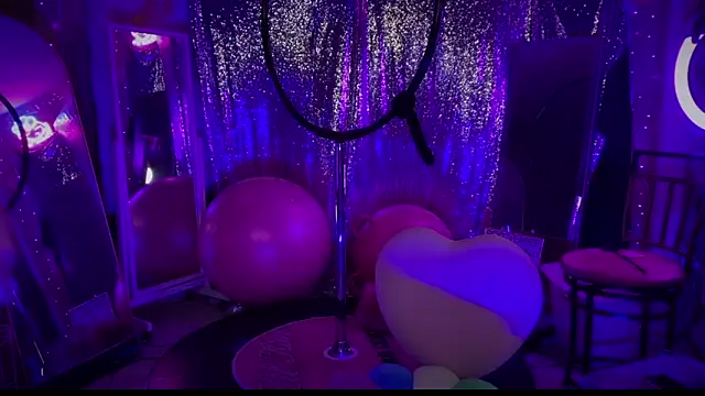 Snapshot of bimbotwerkqueen chatting on January 31, 2025, 4:58 am bimbotwerkqueen online show from January 31, 2025, 4:58 am