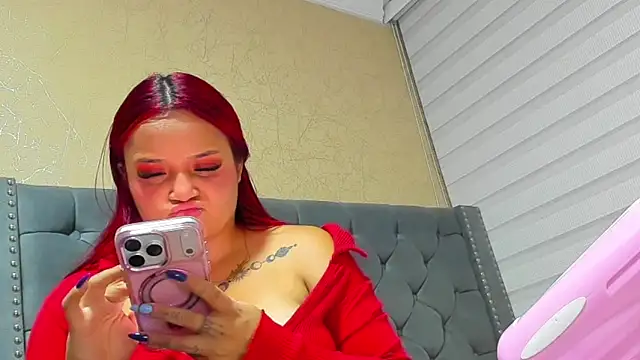 Snapshot of Imannejulienne chatting on May 15, 2026, 1:14 am Imannejulienne online show from May 15, 2026, 1:14 am