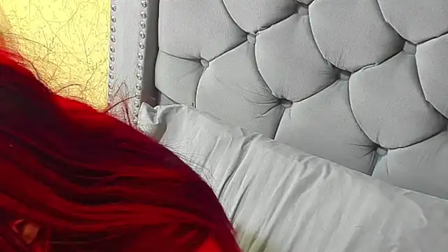 Snapshot of Imannejulienne chatting on May 17, 2026, 1:27 am Imannejulienne online show from May 17, 2026, 1:27 am