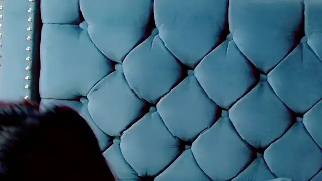 Imannejulienne online show from October 14, 2025, 1:28 am