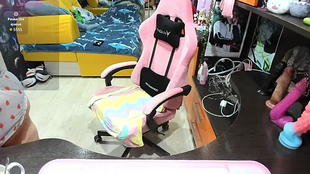 Snapshot of Softie_Sofy chatting on February 17, 2026, 3:04 am Softie Sofy online show from February 17, 2026, 3:04 am