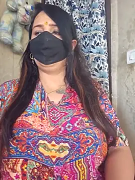 cute-tanvi online show from April 15, 2026, 1:33 am