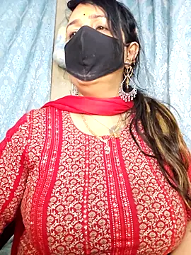 cute-tanvi online show from February 25, 2026, 12:49 pm