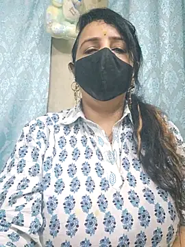 cute-tanvi online show from November 1, 2025, 1:01 am