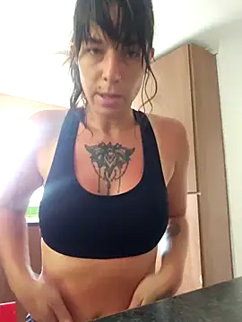 TassiTyne online show from November 26, 2025, 9:42 am