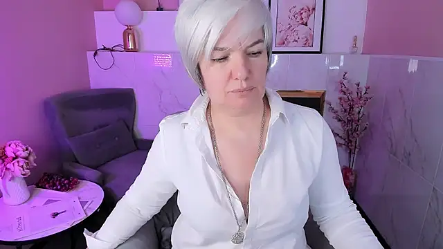 Snapshot of CarmenSoft chatting on April 11, 2026, 7:45 am CarmenSoft online show from April 11, 2026, 7:45 am