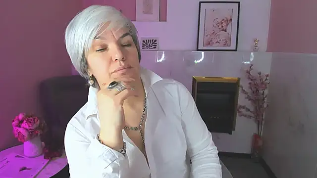Snapshot of CarmenSoft chatting on April 15, 2026, 8:42 am CarmenSoft online show from April 15, 2026, 8:42 am