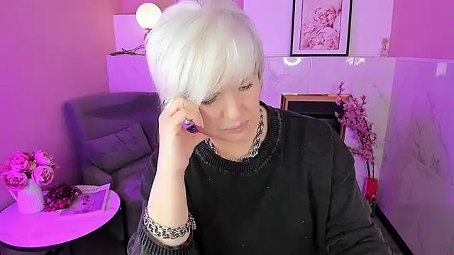 Snapshot of CarmenSoft chatting on April 3, 2026, 8:48 pm CarmenSoft online show from April 3, 2026, 8:48 pm