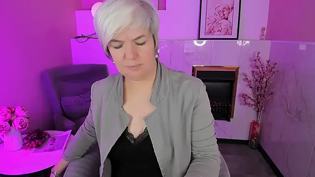 Snapshot of CarmenSoft chatting on April 4, 2026, 9:05 am CarmenSoft online show from April 4, 2026, 9:05 am