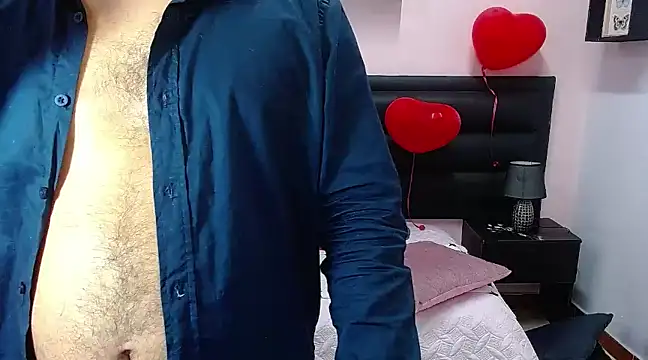 Snapshot of ares_sexxx chatting on February 16, 2025, 11:17 pm ares sexxx online show from February 16, 2025, 11:17 pm