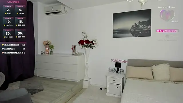 Snapshot of Domixdyva chatting on September 17, 2025, 4:09 pm Domixdyva online show from September 17, 2025, 4:09 pm