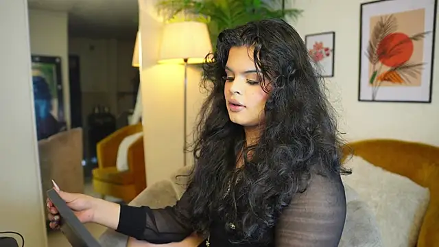 artechloe online show from February 19, 2025, 9:14 pm