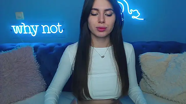 Snapshot of ViollinaLove chatting on February 22, 2025, 3:03 pm ViollinaLove online show from February 22, 2025, 3:03 pm