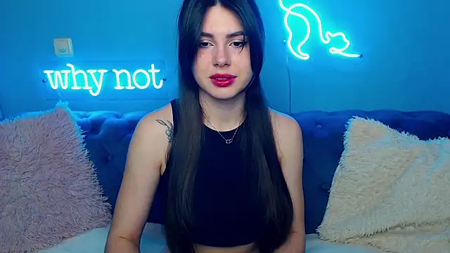 Snapshot of ViollinaLove chatting on February 24, 2025, 5:43 am ViollinaLove online show from February 24, 2025, 5:43 am