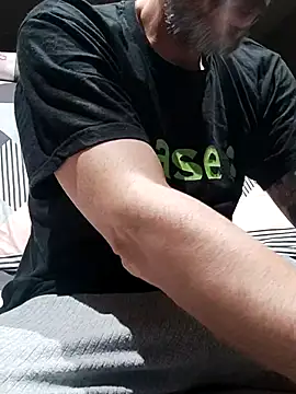 207RCCam online show from October 5, 2025, 3:30 am