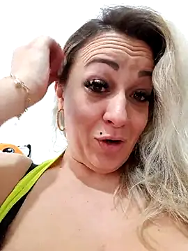 Snapshot of Ruxy42ETT chatting on March 16, 2025, 8:10 am Ruxy42ETT online show from March 16, 2025, 8:10 am