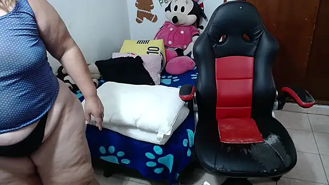 Britney-22 online show from November 26, 2025, 9:37 pm