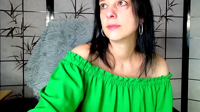 Snapshot of _Sweetlonglips_ chatting on January 13, 2026, 5:55 am Sweetlonglips online show from January 13, 2026, 5:55 am