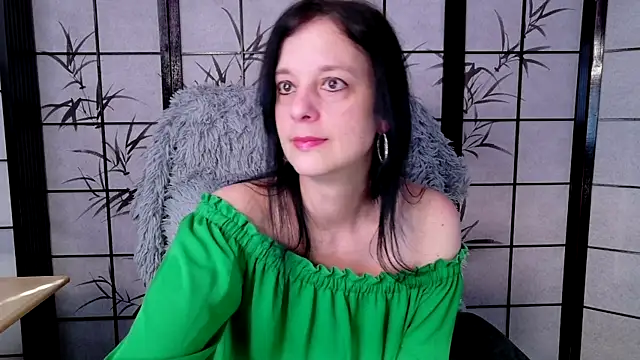 Snapshot of _Sweetlonglips_ chatting on April 24, 2026, 7:54 am Sweetlonglips online show from April 24, 2026, 7:54 am