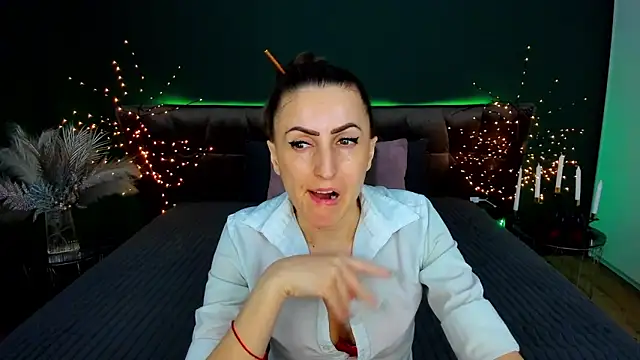 Rebecca Diamond online show from March 9, 2026, 6:39 am