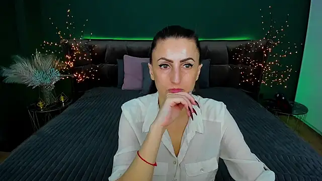 Rebecca Diamond online show from March 11, 2025, 9:56 am